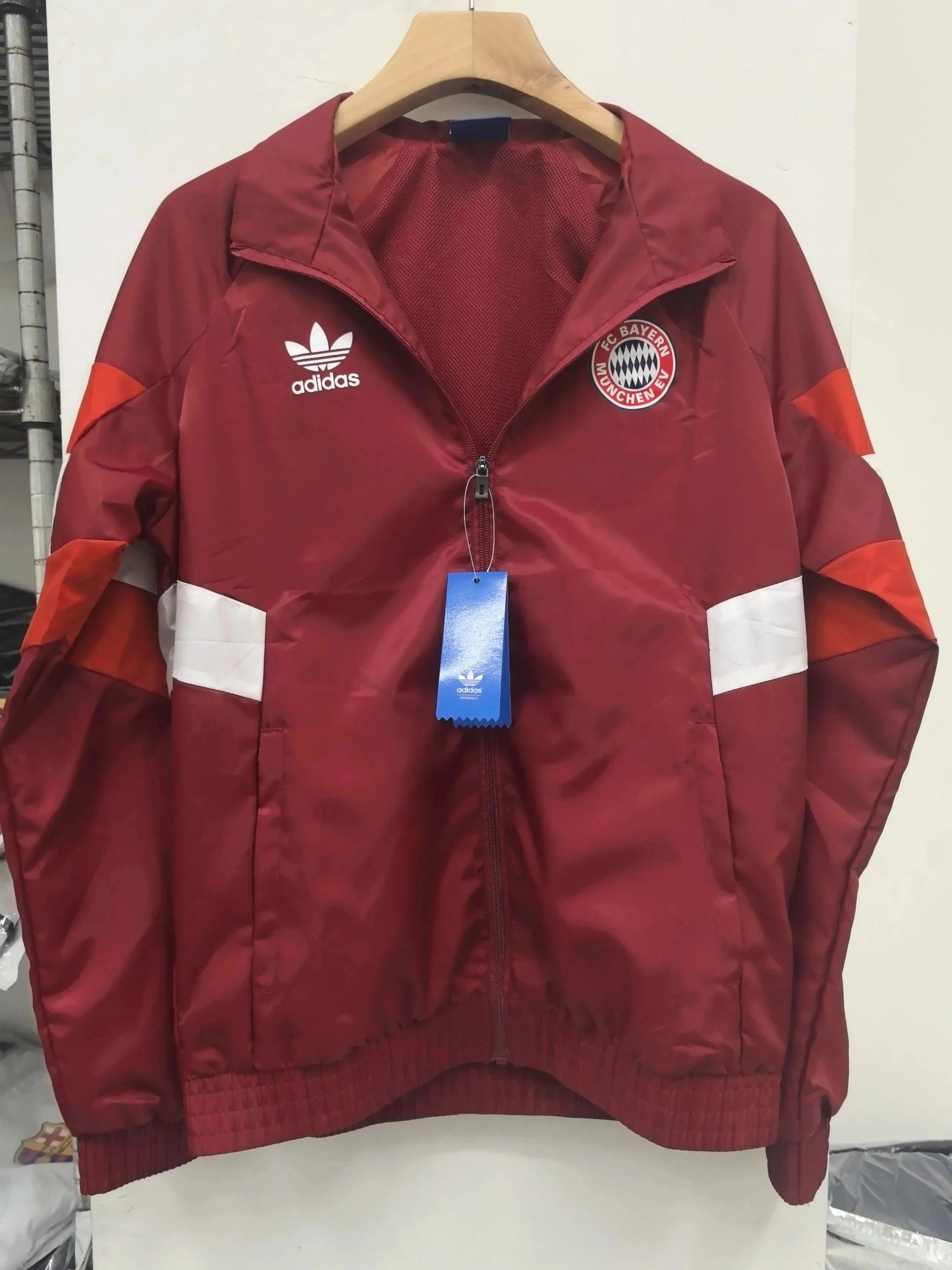 adidas originals FC Bayern adidas x Originals FC BAYERN TRACK TOP 拜仁足球休闲文化运动复古立领条纹拼色夹克