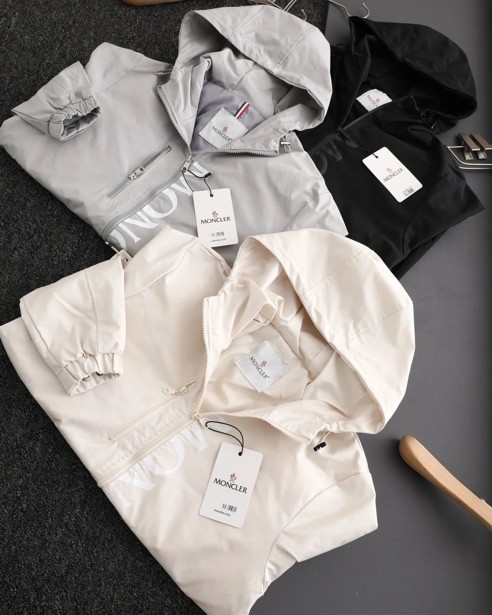 Moncler盟可睐防水防风透气冲锋衣