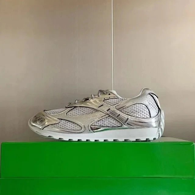 Bottega Veneta葆蝶家 Orbit 圆头系带跑鞋 低帮