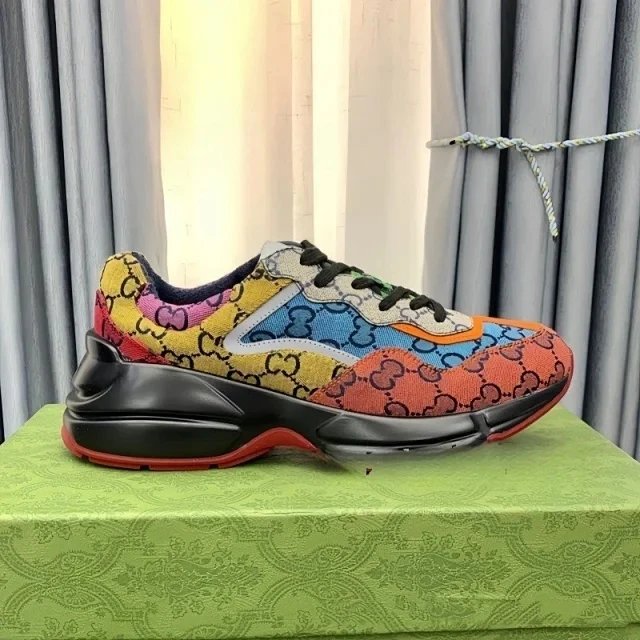 GUCCI古驰 Rhyton 帆布 独特个性 耐磨透气 低帮