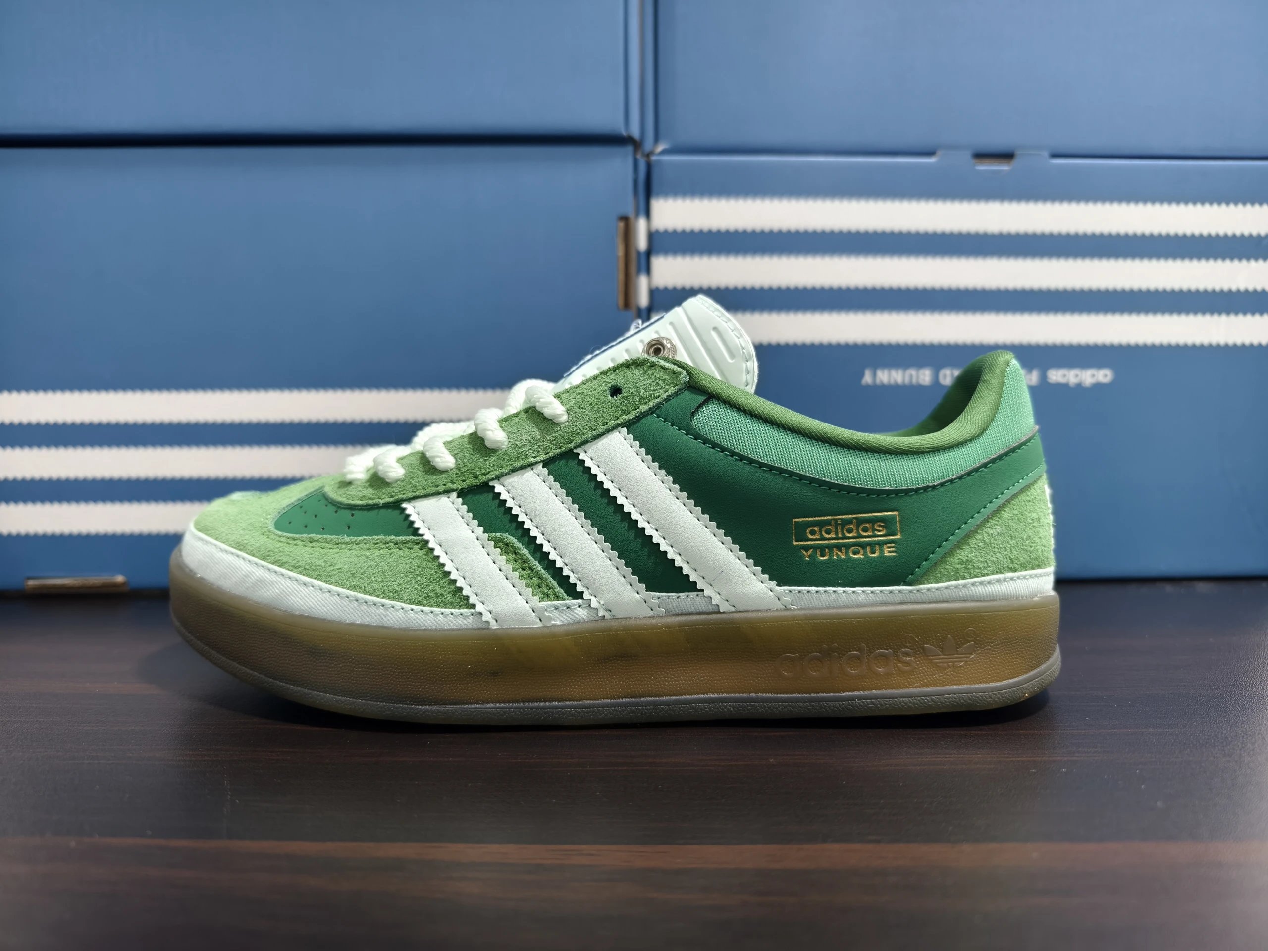 Bad Bunny x adidas originals GAZELLE INDOOR 绒面革