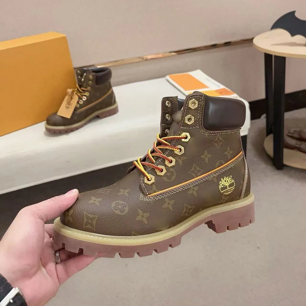 LOUIS VUITTON/路易威登 x Timberland添柏岚 短筒马丁鞋